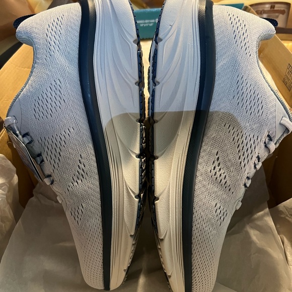 MEN’S SKECHERS D’LUX WALKER - Picture 2 of 6